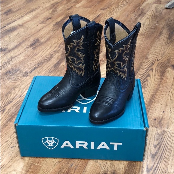 Black Ariat boots